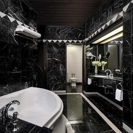 Grand Mercure Bangkok Atrium-2